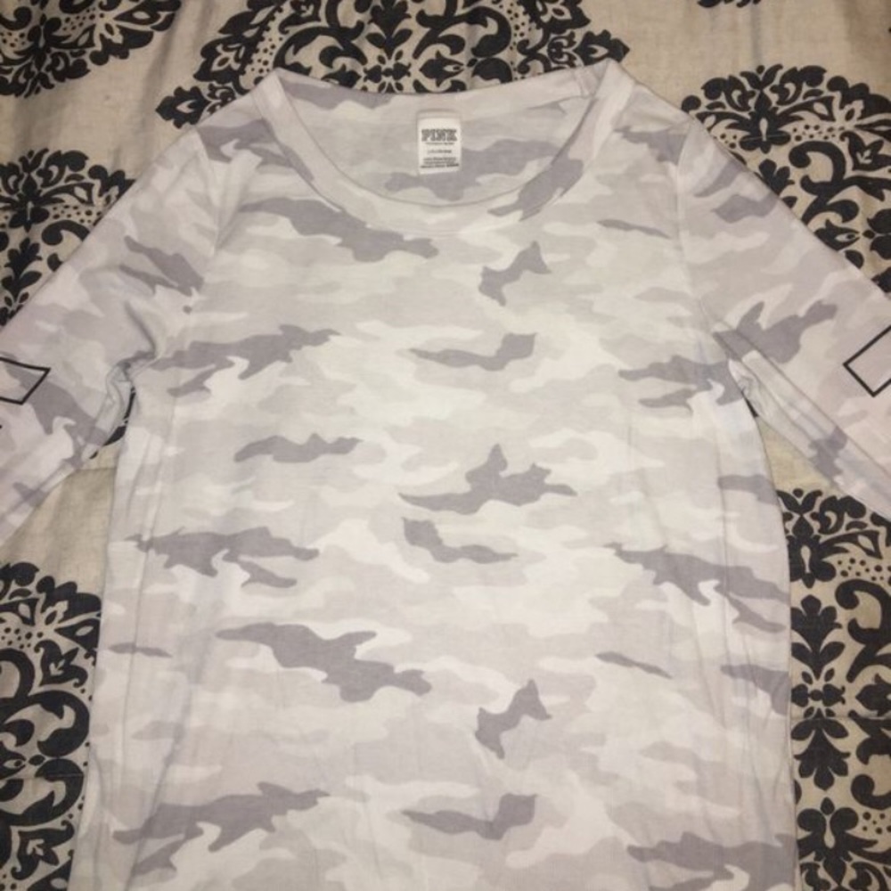 LARGE grey and white camouflage long sleeve